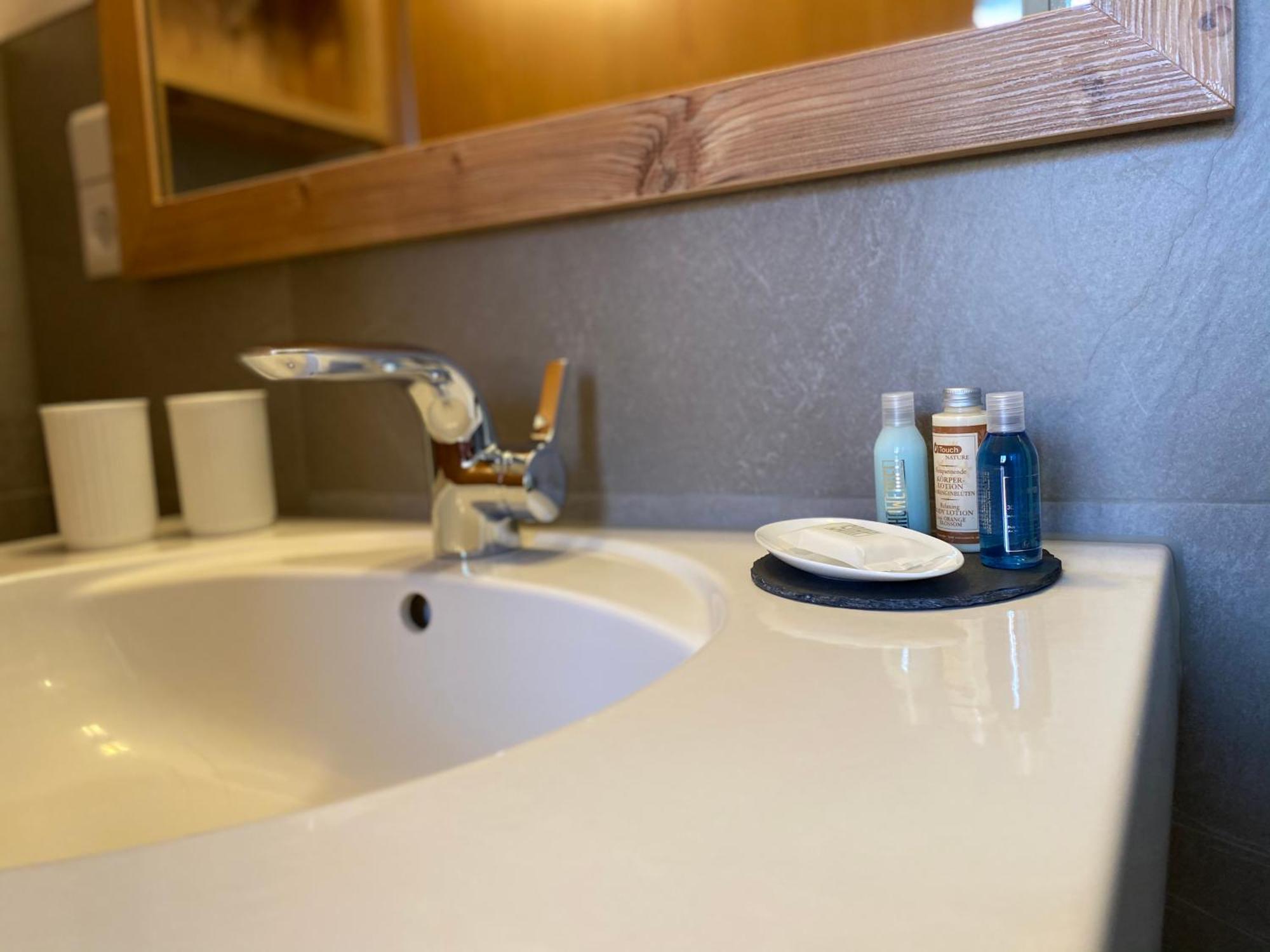 Sonnhof Tegernsee - Zentral Und Perfekt Fuer Urlaub & Arbeit Apartment *