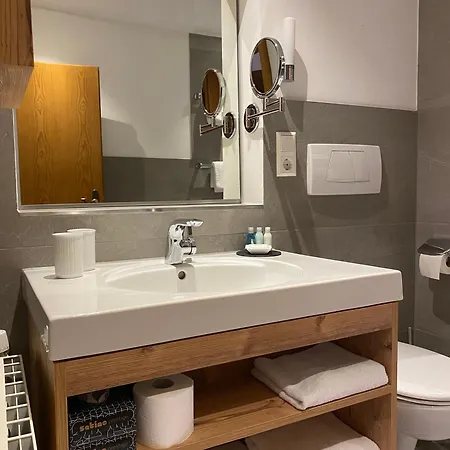 Sonnhof Apartments Tegernsee - Zentral Und Perfekt Fuer Urlaub & Arbeit Bad Wiessee Room photo